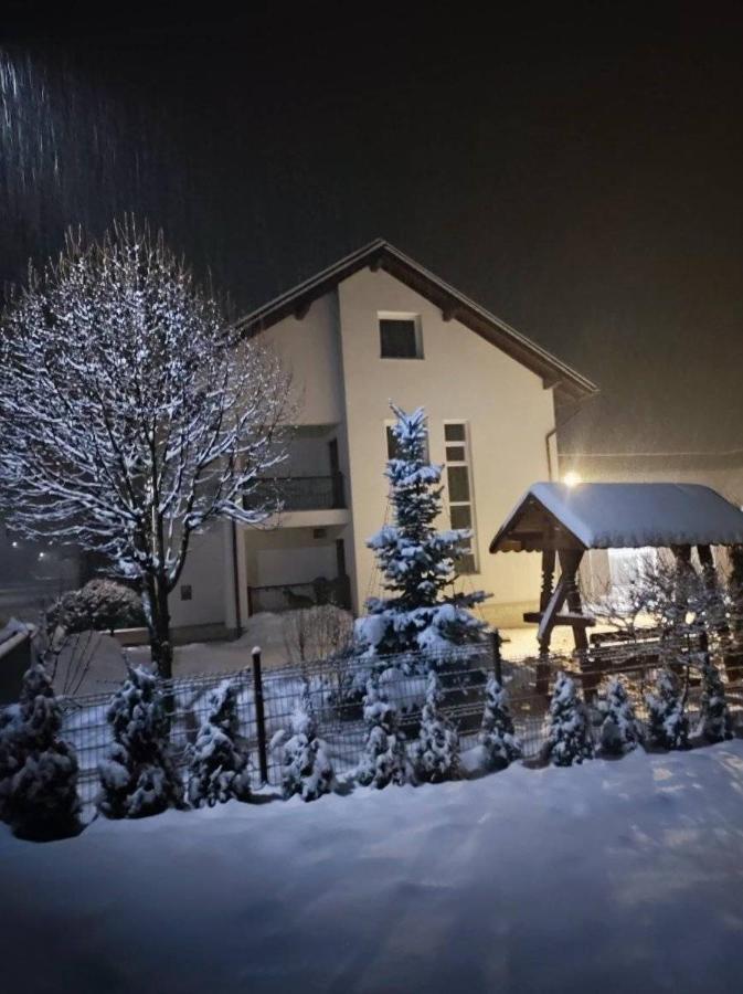 Vila Casa Hatere Moisei Exteriör bild