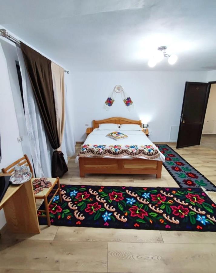 Vila Casa Hatere Moisei Exteriör bild