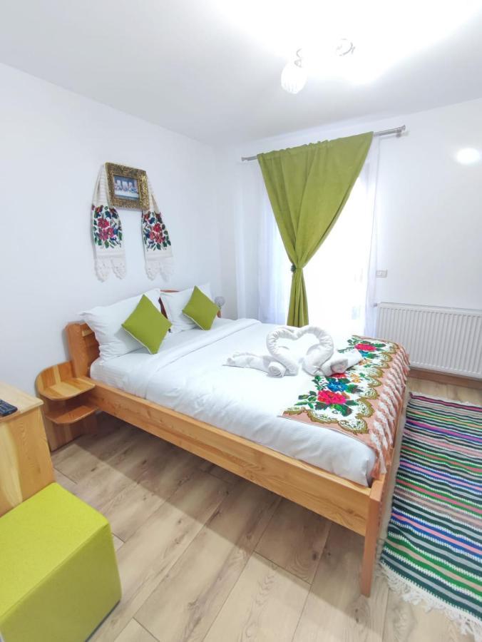 Vila Casa Hatere Moisei Exteriör bild